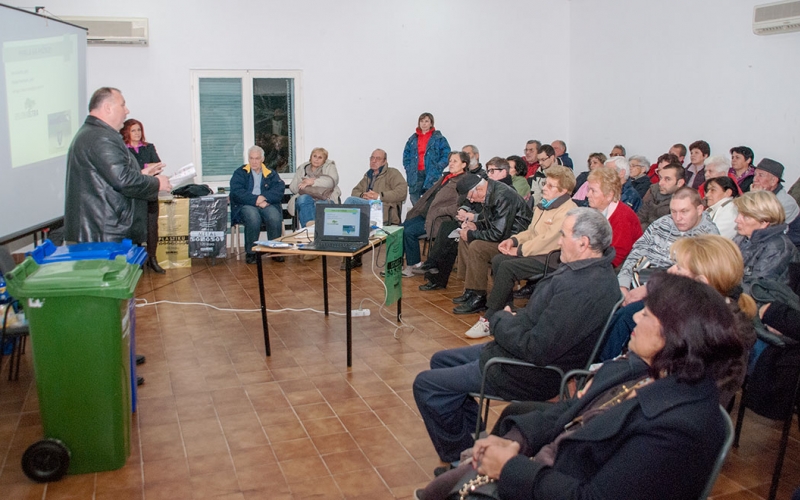 Od 30. studenog 2015. kreće podjela kanti u naseljima Banjole i Volme
