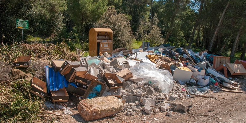 U Premanturi preko noći niknuo divlji deponij